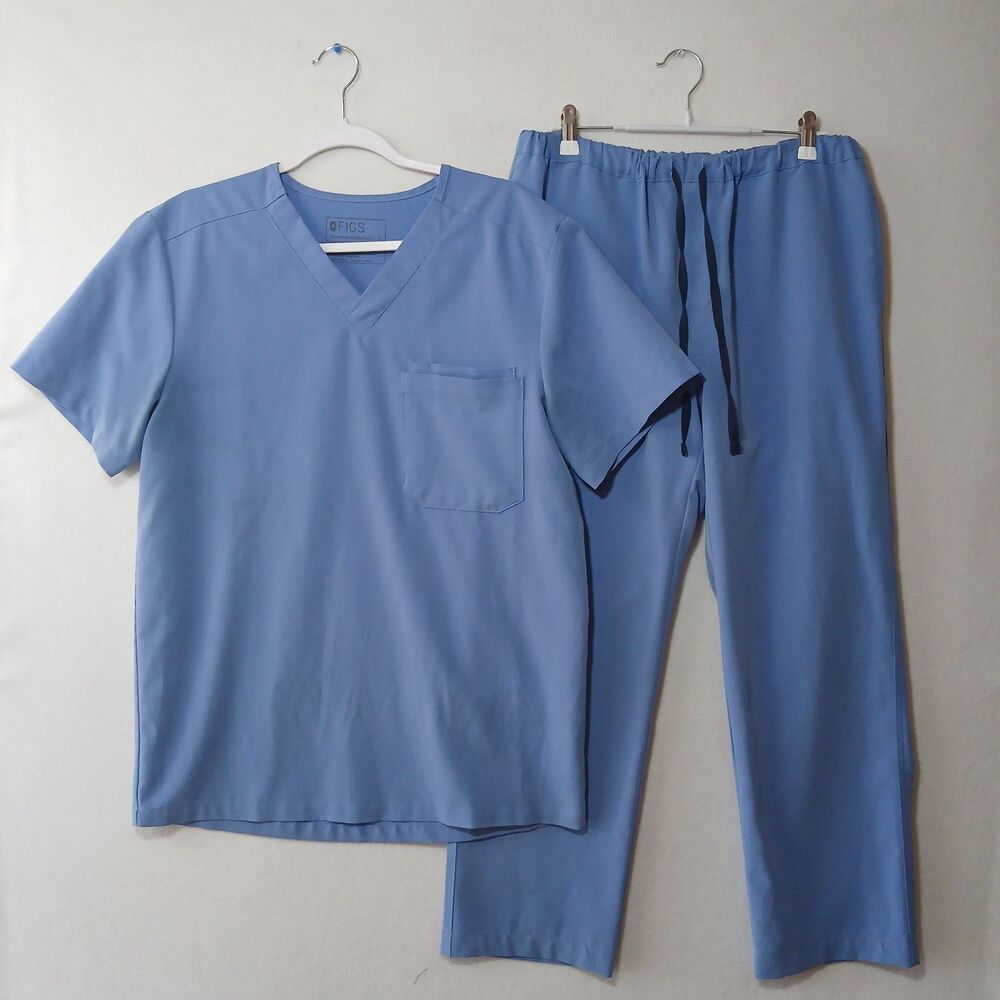 FIGS Technical Collection Women’s Scrub Set Medium V-Neck Light Blue #1209